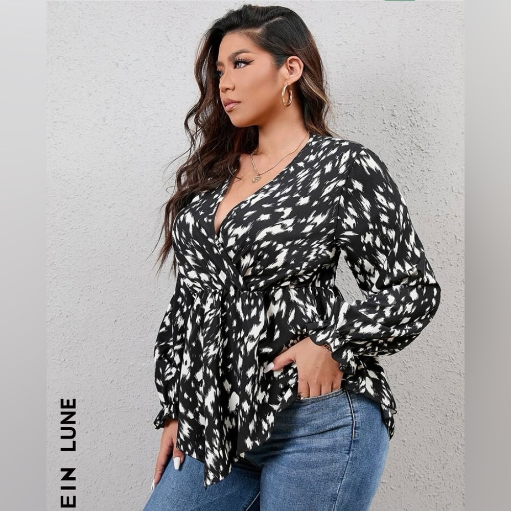 Black and white 4X flowy blouse